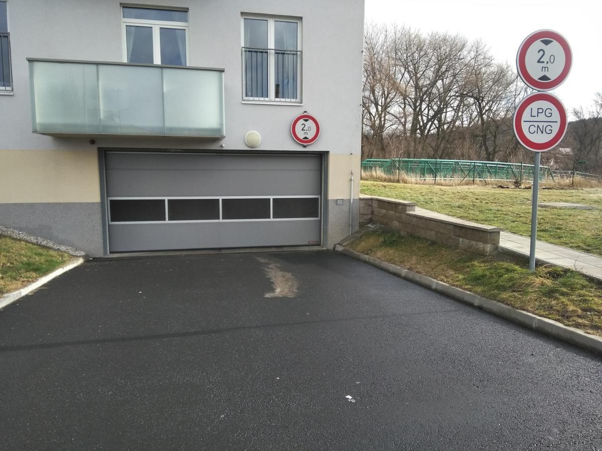 Apartman Rezidence Moser-Free Parking Garage Карлові Вари Екстер'єр фото